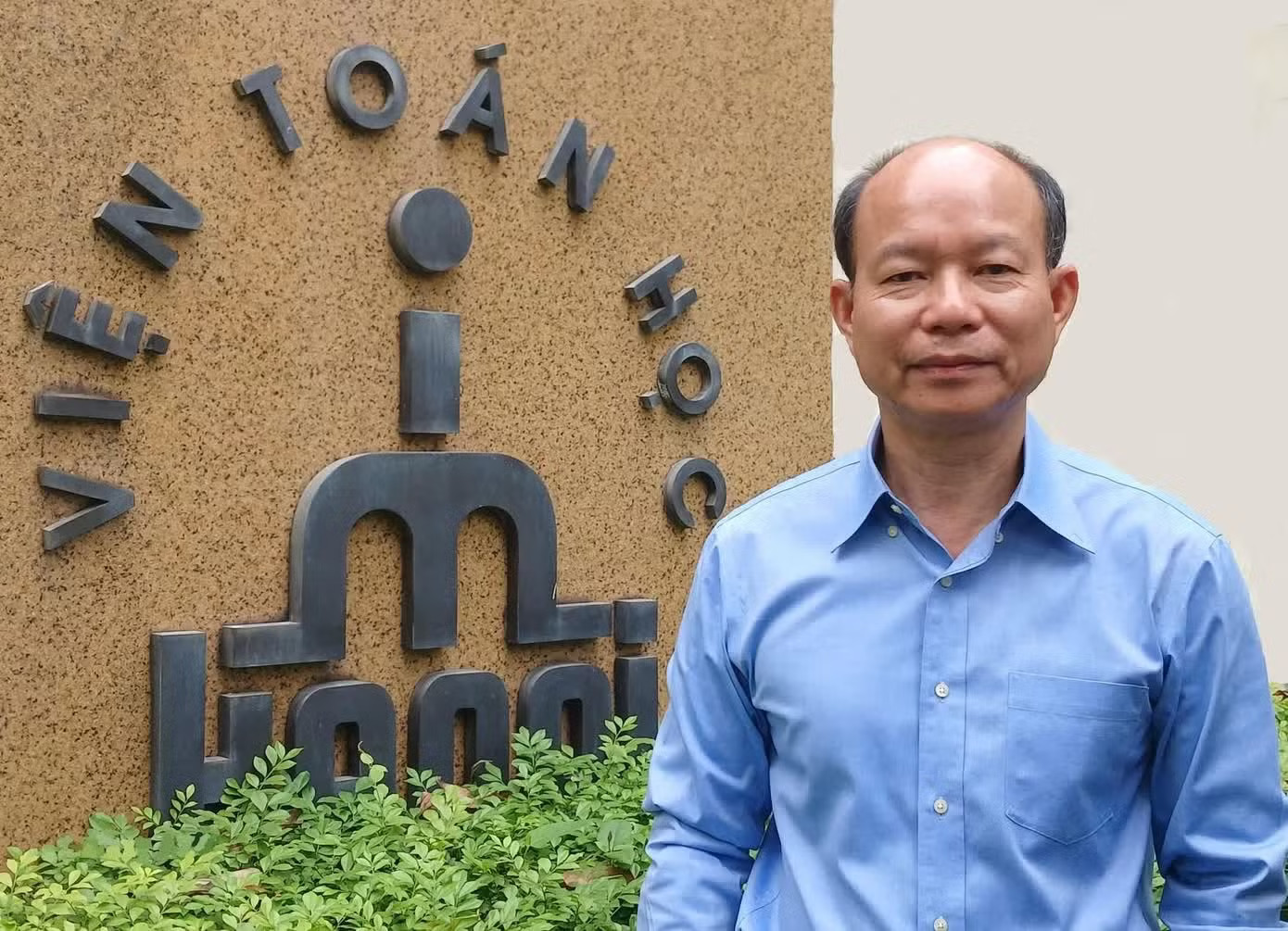 Giáo sư Hoàng Xuân Phú