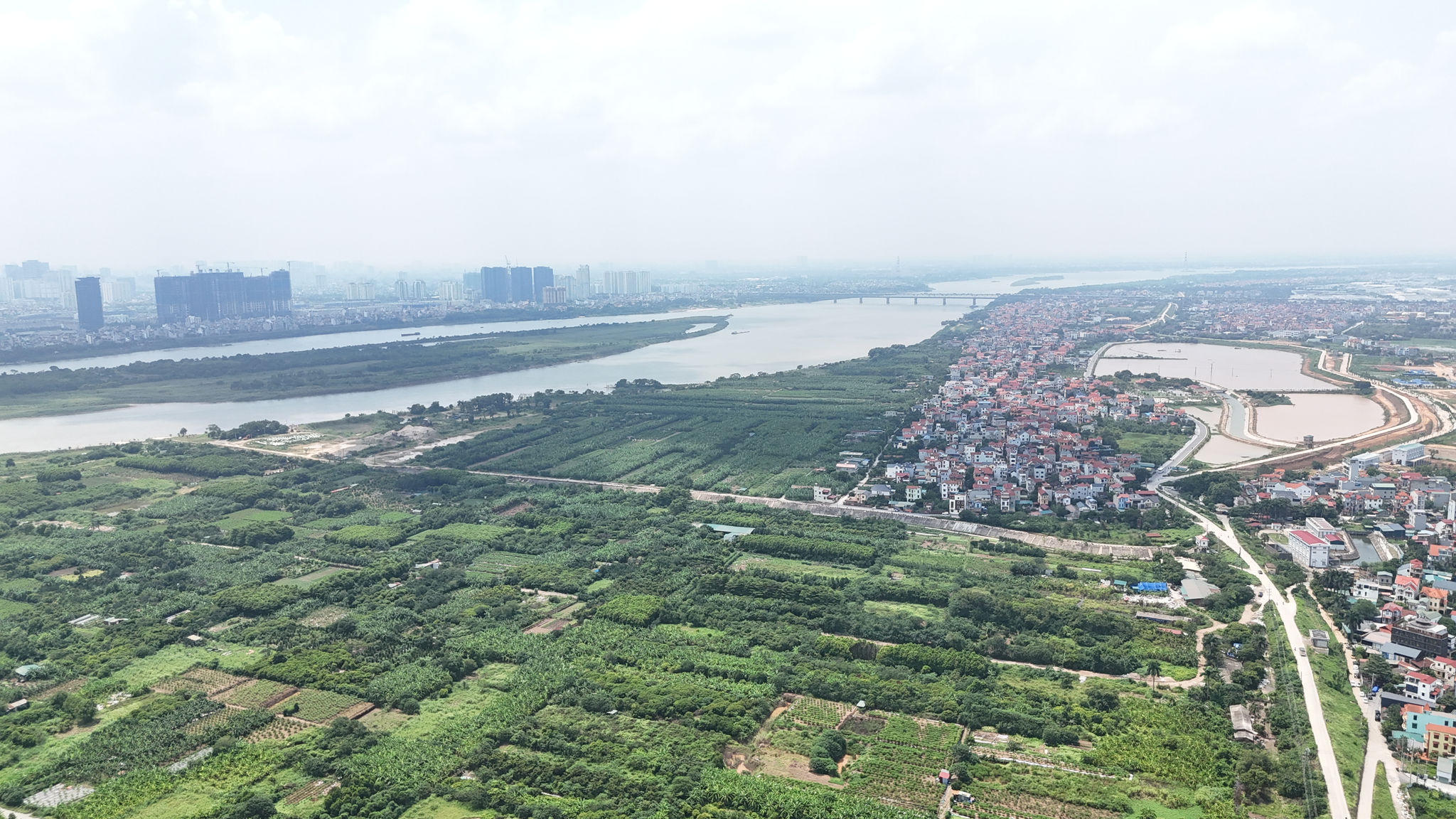Công trình Tháp Kỷ nguyên 109 tầng trên thực tế hiện vẫn chưa được khởi công tại vị trí này. Chiều cao 109 tầng và vị trí cụ thể của công trình mới được thể hiện trong đồ án và phối cảnh quy hoạch đang được lấy ý kiến.