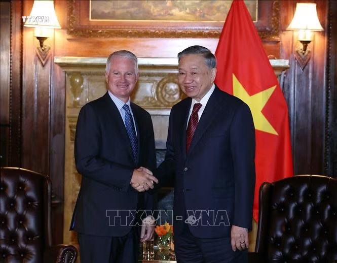 potal-tong-bi-thu-chu-tich-nuoc-to-lam-tiep-chu-tich-tap-doan-warburg-pincus-stand-6610.avif