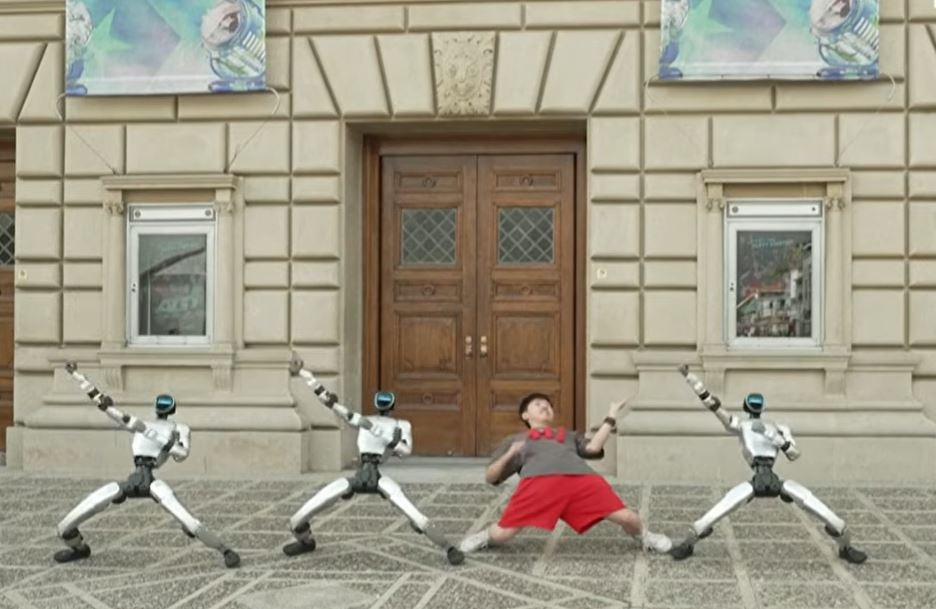 Robot hình người bước lên sân khấu America’s Got Talent 