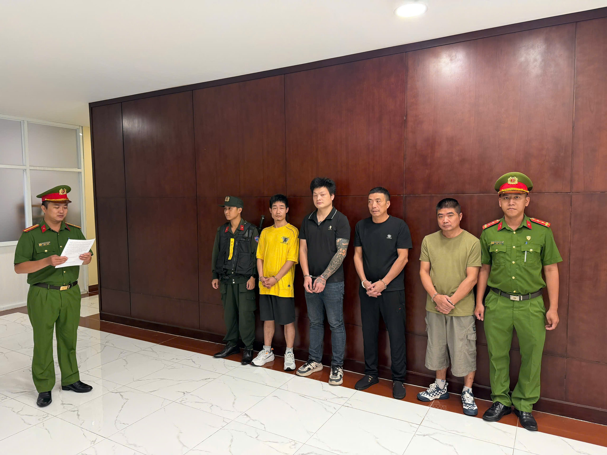 4 đối tượng (1)