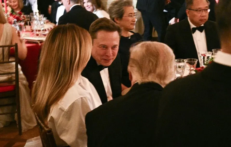 4 trùm công nghệ ngồi cùng bàn ông Trump và Tập, AI và chip là tâm điểm quốc yến