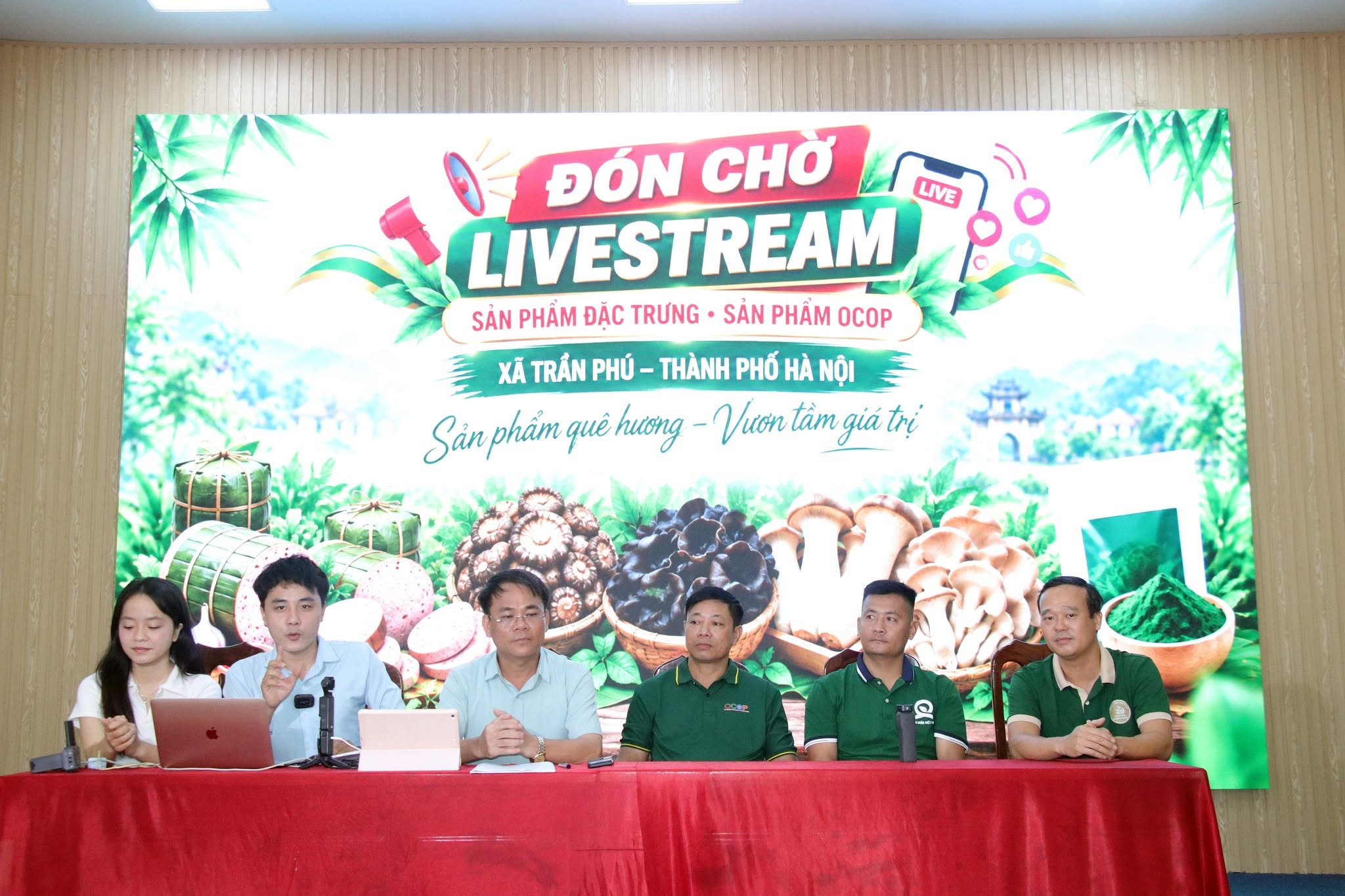 Khi nấm hương, giò bò làng quê 'lên chợ số': Gần 5.000 người xem chỉ sau một phiên livestream 