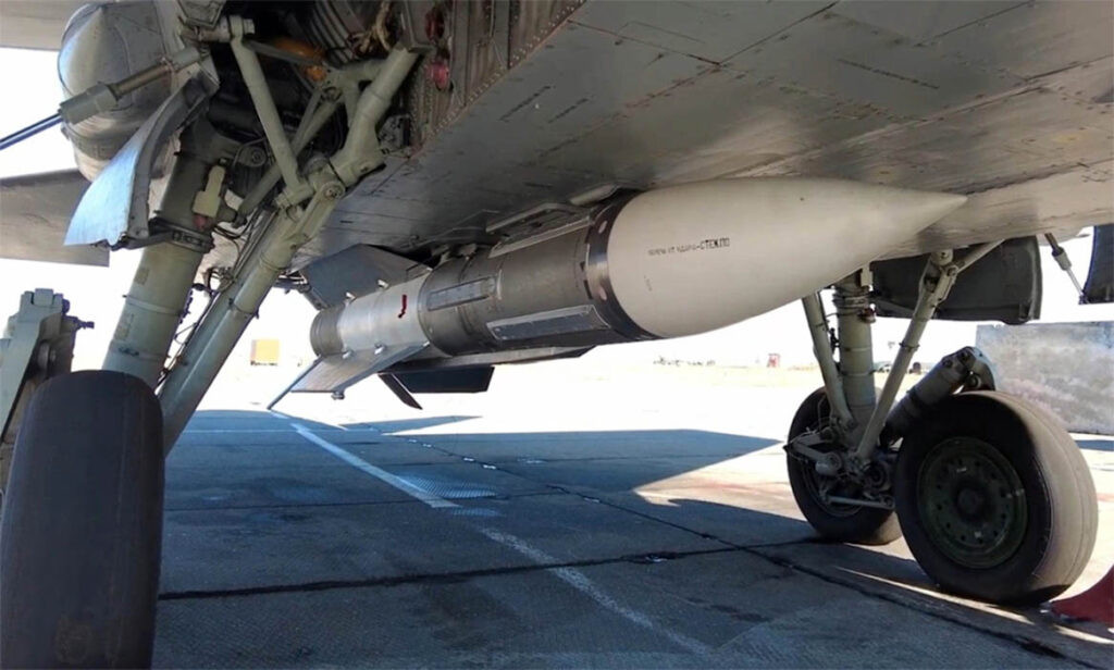 militarnyi.com-wp-content-uploads-2026-09-_rosijska-raketa-r-37m-pid-fyuzelyazhem-vynyshhuvacha-myg-31bm.foto-minoborony-rosiyi-1.jpg
