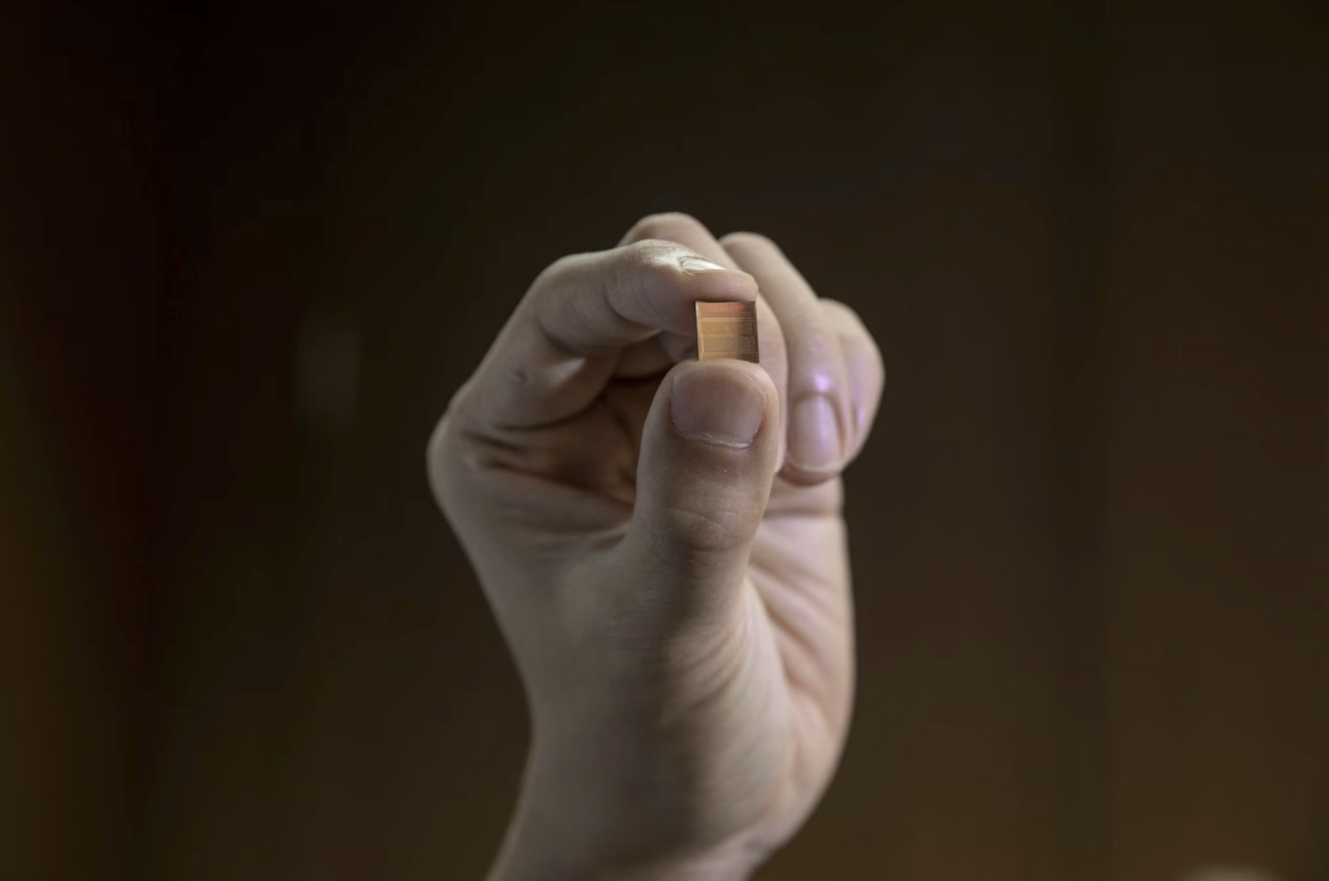 Mỹ thiếu chip nhớ vì AI, thuế quan có thể khiến cuộc khủng hoảng thêm trầm trọng