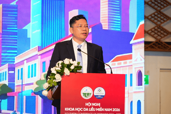 pho-chu-tich-ubndtphcm-bneh-vien-da-lieu-dat-chuan-uc-la-cot-moc-lich-su-hinh-anh.png