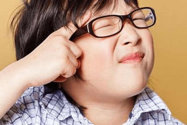 tat-khuc-xa-o-tre-em-tang-manh-nhung-dau-hieu-ca-mebo-qua-giua-thoi-dai-man-hinh-anh(1).png