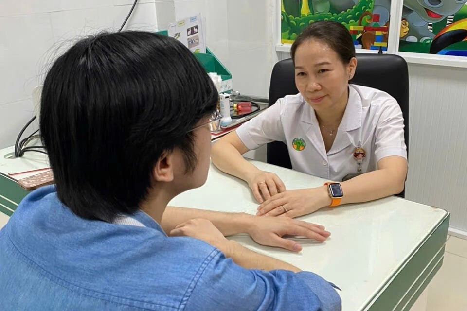 Nhóm ‘Con ghét bố mẹ’ dậy sóng mạng xã hội: Bố mẹ phải làm gì? 