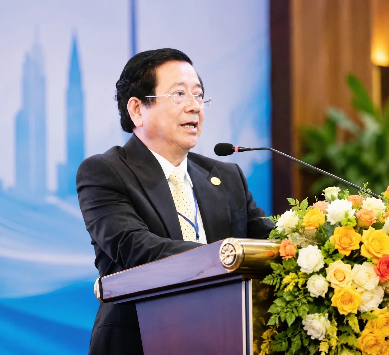 luat-su-nguyen-van-hau.png.webp