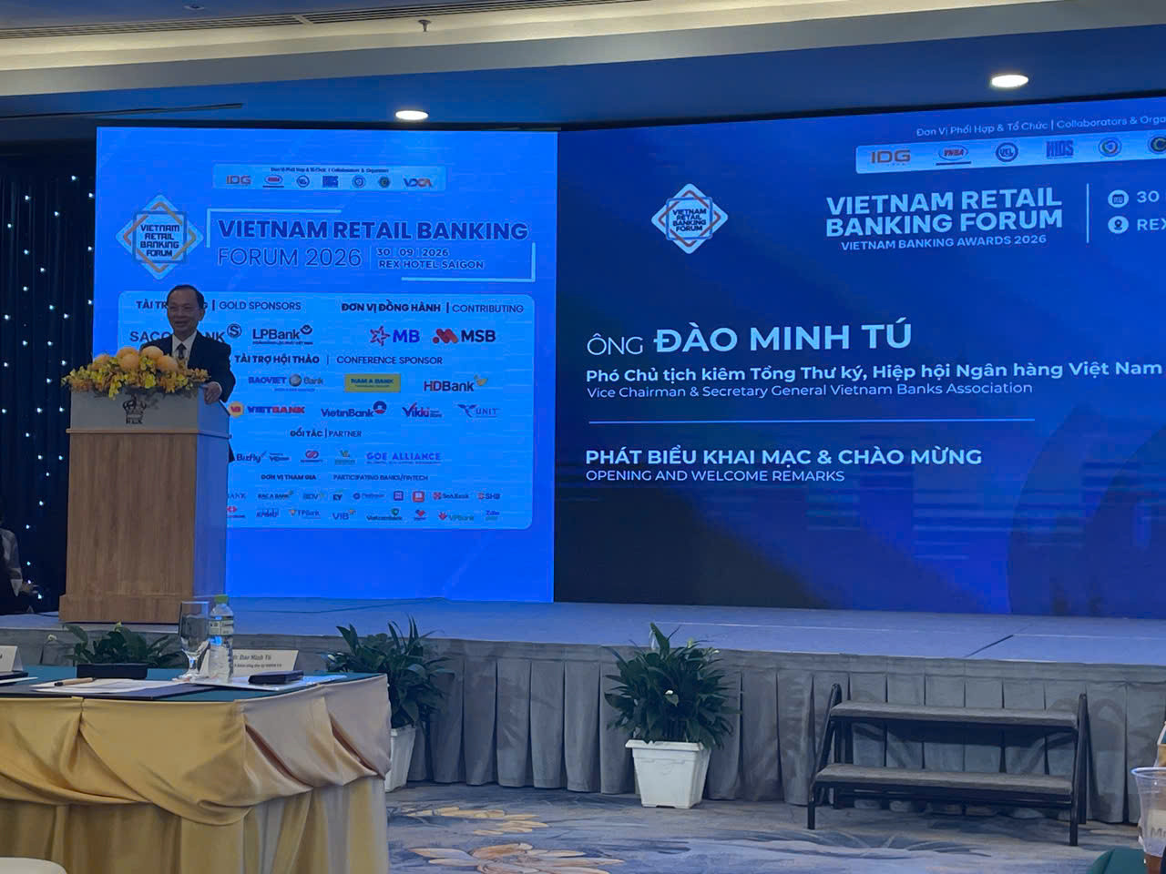 Ông Đào Minh Tú, Phó Chủ Tịch kiêm Tổng Thư Ký Hiệp hội Ngân hàng Việt Nam phát biểu tại diễn đàn. Ảnh: Nguyễn Tuyết