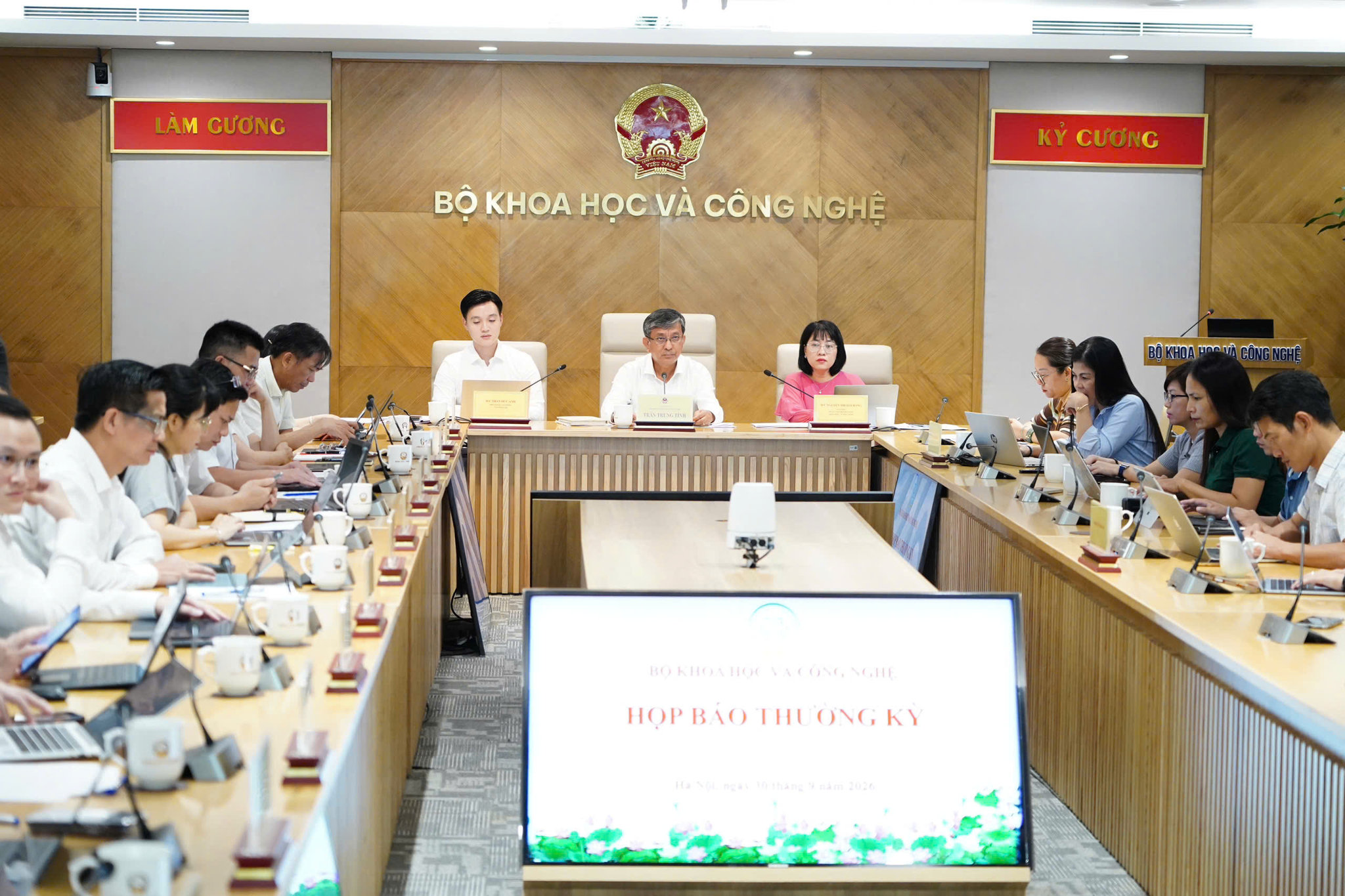 họp báo thường kỳ tháng 9.jpg