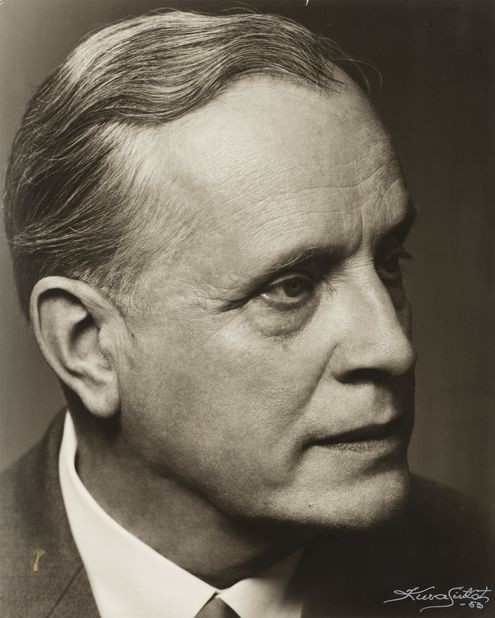 upload.wikimedia.org-wikipedia-commons-c-ca-_rolf-nevanlinna-1958_-cropped-.jpg
