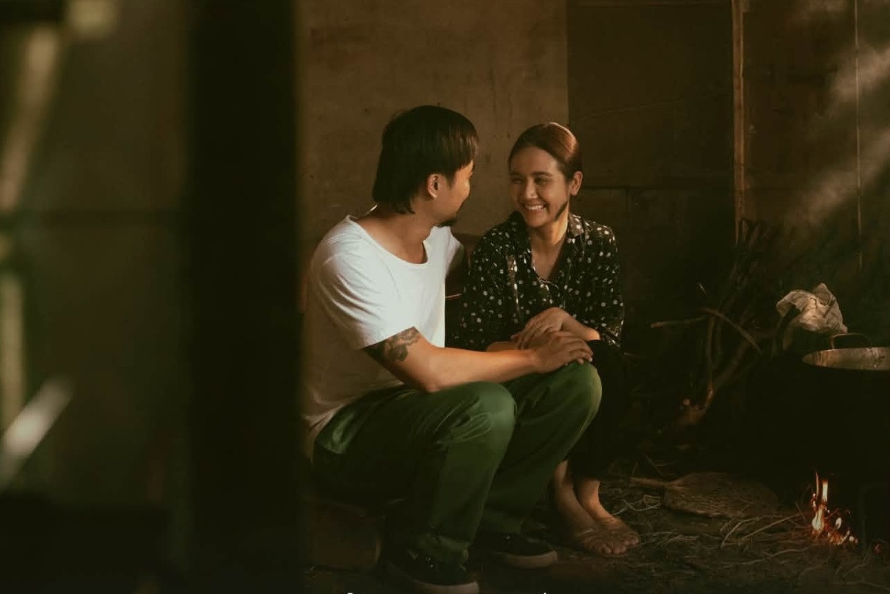 can-nha-khong-mai-che-duy hung huyen lizzie