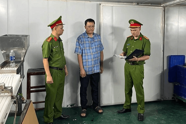 vu-12,2-trieu-vien-sui-gia-tai-ha-noi-nguy-co-ung-thu-mau-kinh-hoang-hinh-anh 3