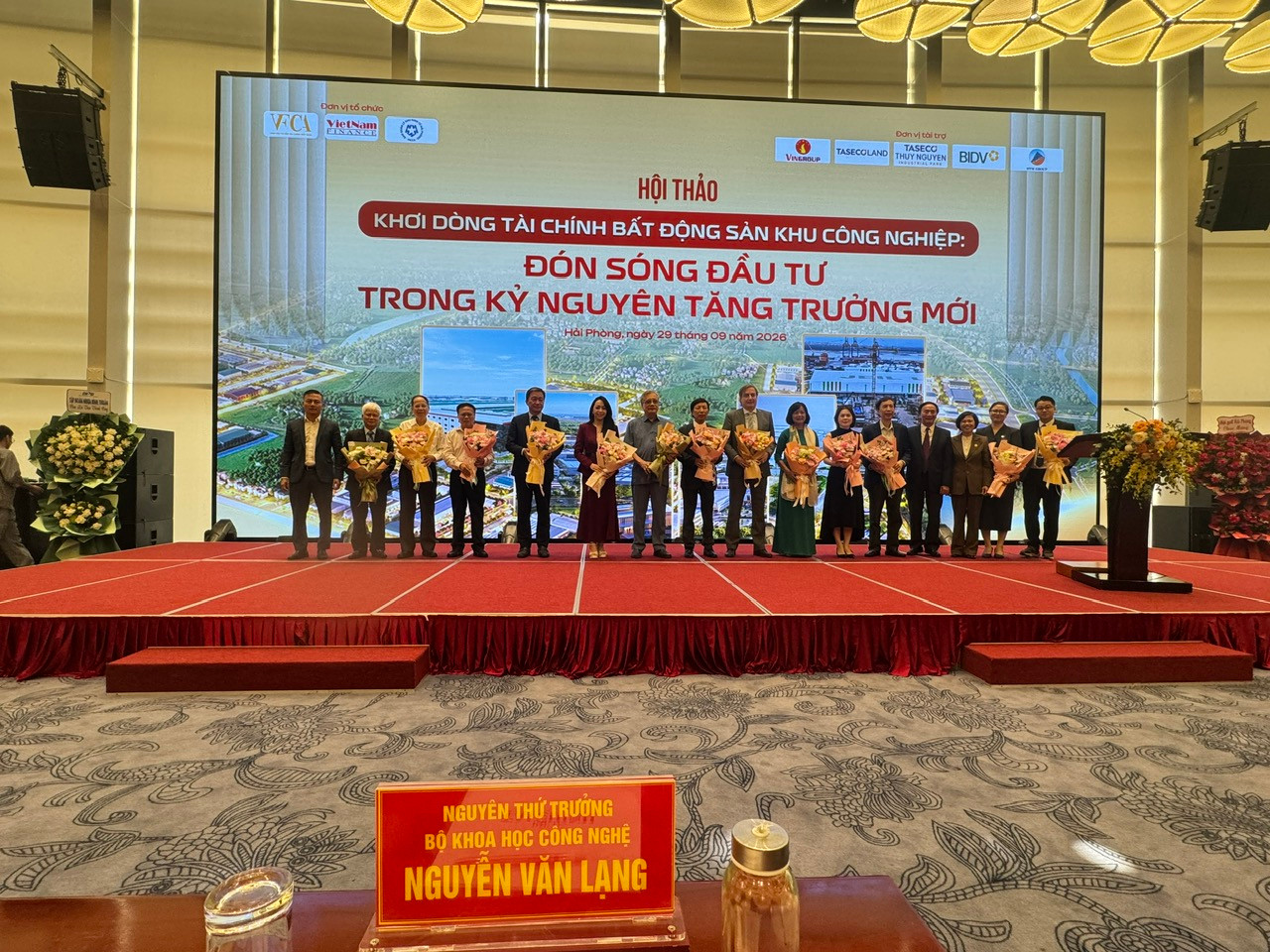 nvl4.jpg