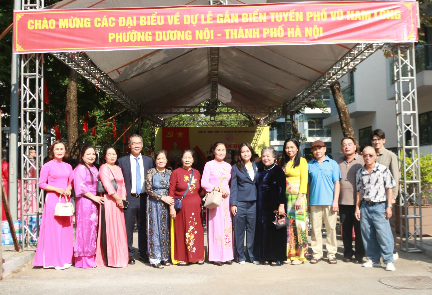 dai gia dinh trung tuong nam long