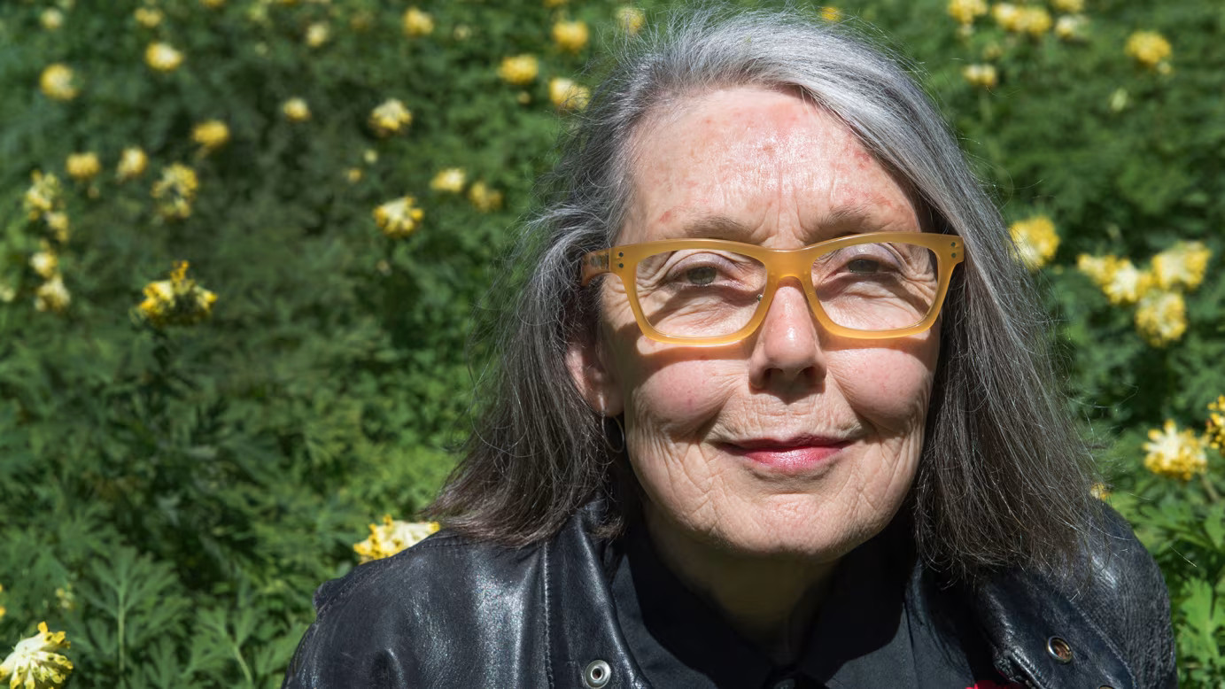 Anne Carson: Từ cô gái say mê tiếng Hy Lạp cổ đến chủ nhân giải Nobel Văn học 2026 