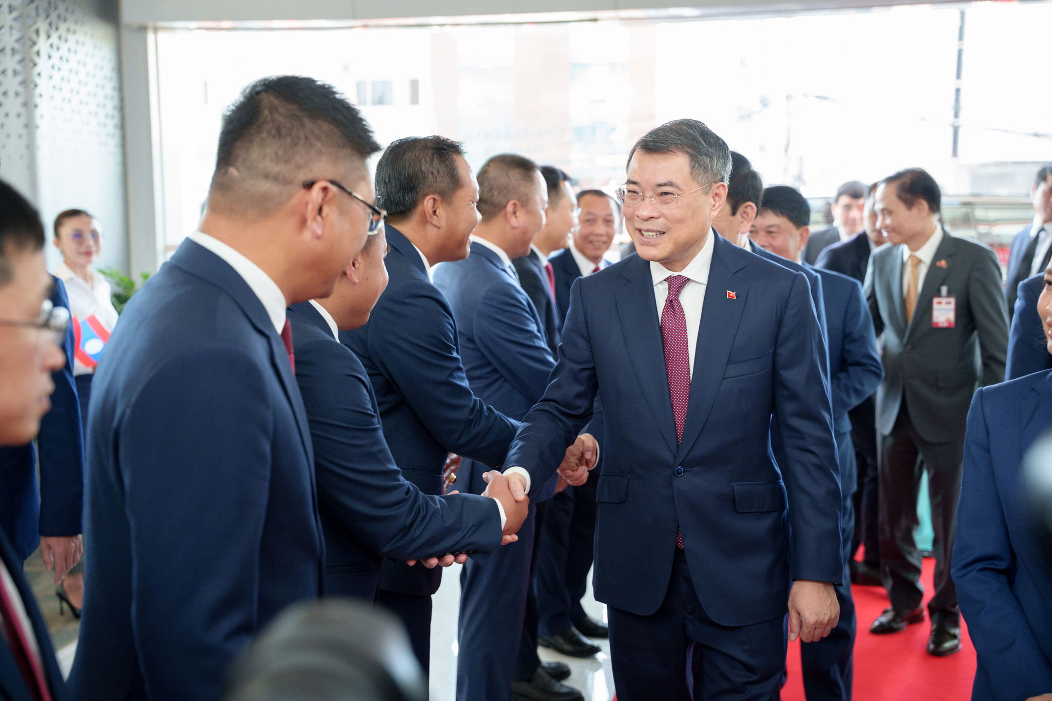 Thủ tướng Lê Minh Hưng đề nghị Viettel tại Lào chuyển từ cung cấp dịch vụ sang kiến tạo hệ sinh thái số 