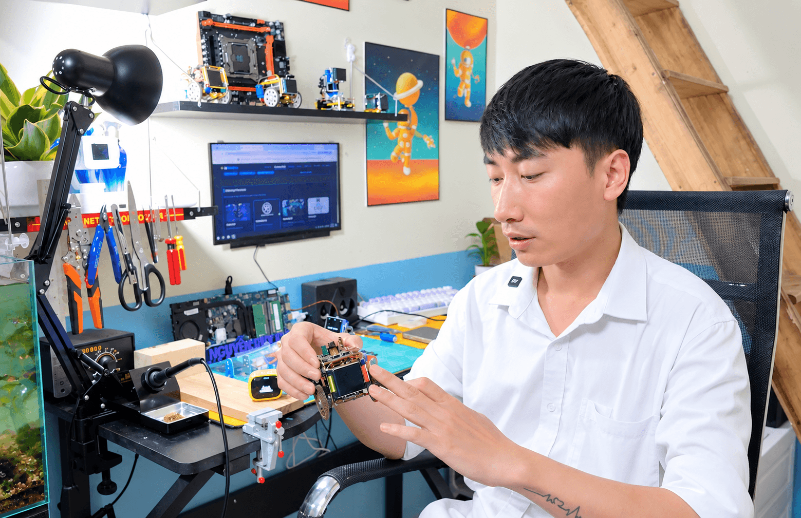 Anh Nguyễn Duy Hưng cho biết, chi phí mua linh kiện cho một con robot XiaoZhi hoàn chỉnh là khoảng 1 triệu đồng.