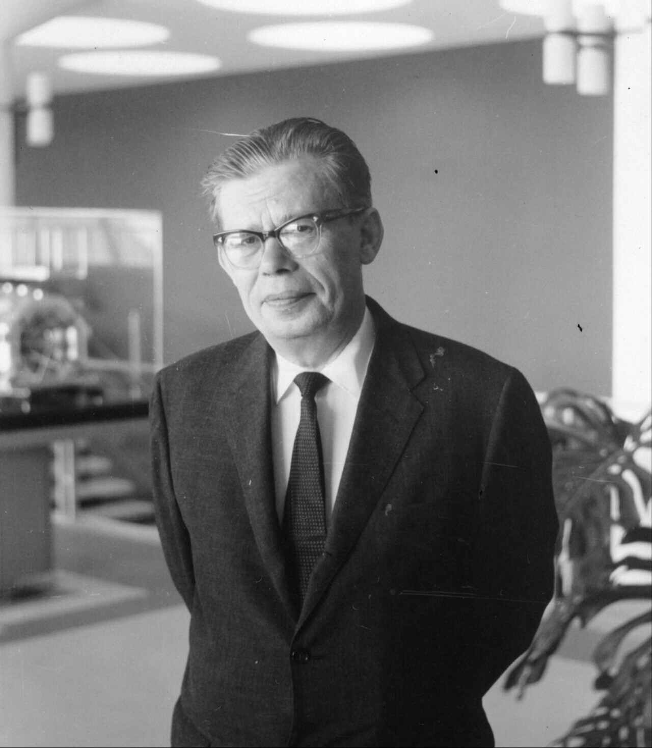1280px-nikolai_bogoliubov_1961(1).jpg