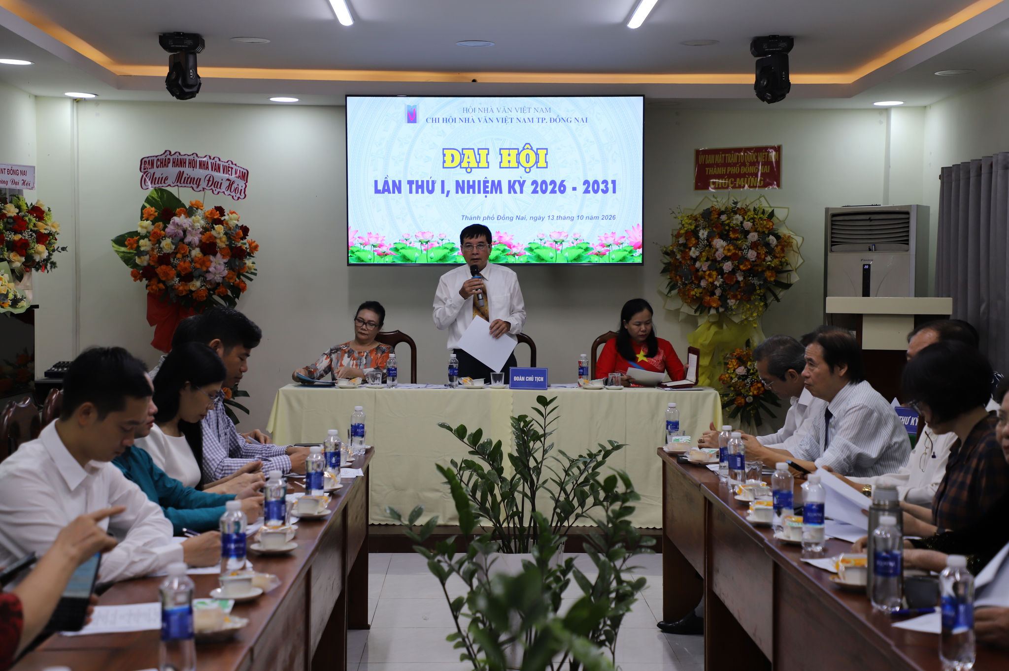 a1- quang cảnh đại hội