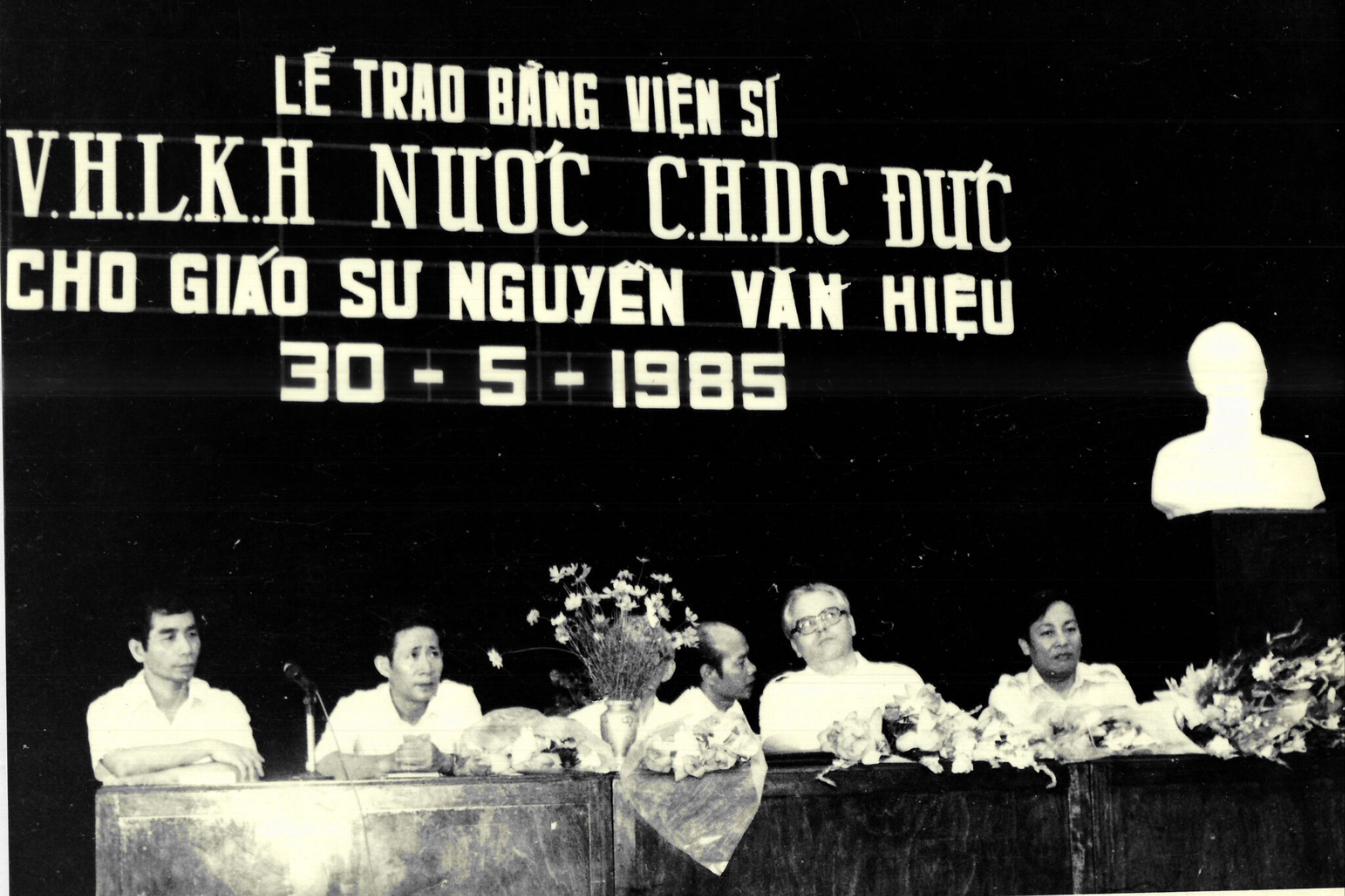Giáo sư Nguyễn Văn Hiệu