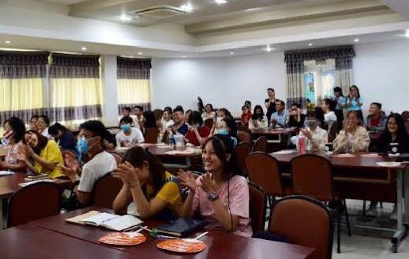 ứng dụng AI dạy và học tiếng Anh CEFALT-1