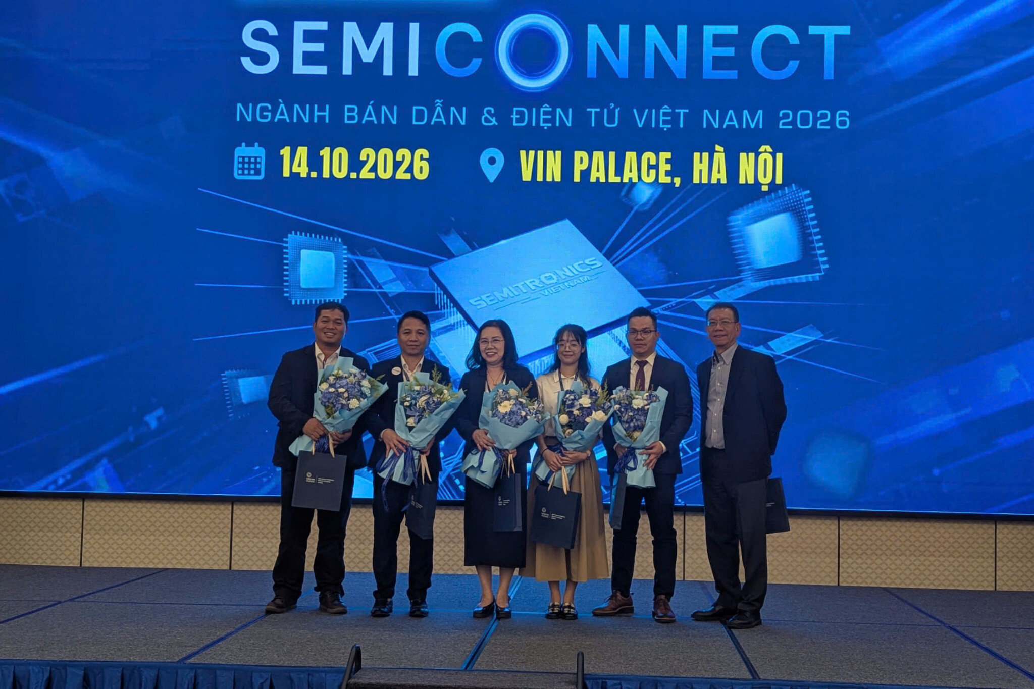 Bán dẫn toàn cầu chạm mốc 1.000 tỉ USD sớm 4 năm, Việt Nam tìm chỗ đứng từ vật liệu và chip chuyên dụng 