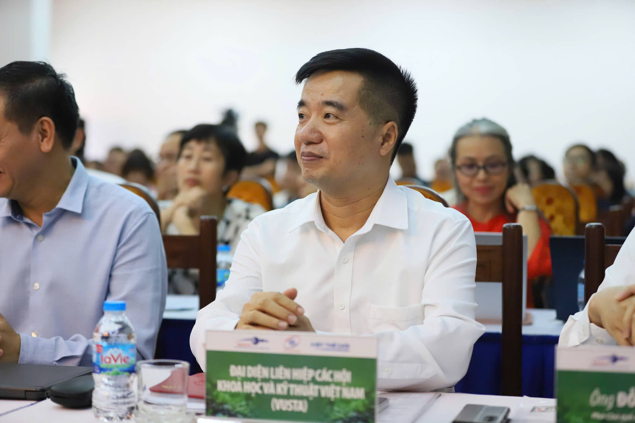 dai-bieu-toan-canh-hoi-thao..jpg