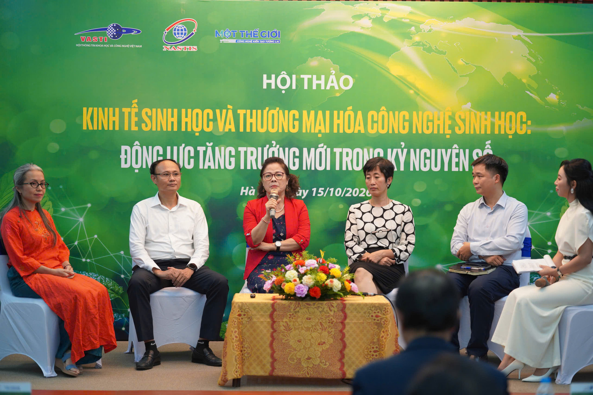 van-thao-luan.jpg