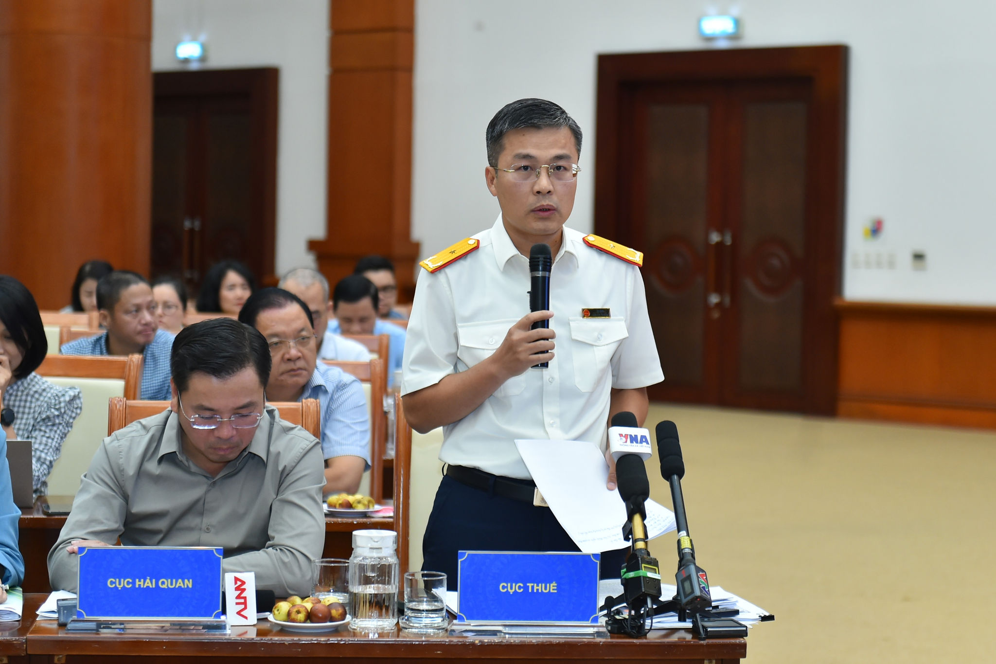 Đại diện cục Thuế trả lời báo chí