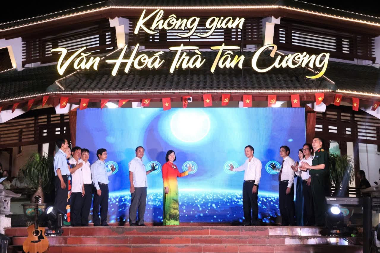 khonggian.jpg