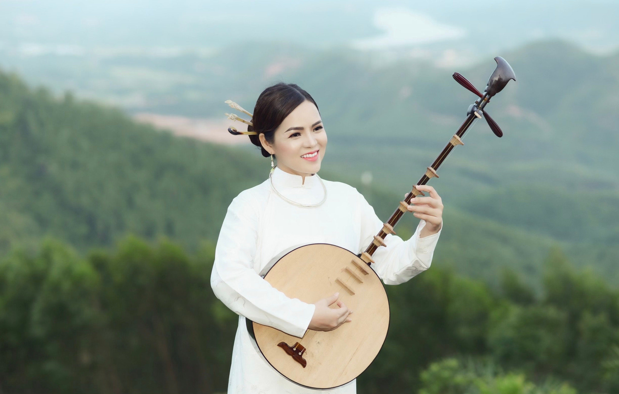 Nghệ sĩ Mai Chung: Chuyển đổi số di sản, giữ 'màu' ca Huế giữa dòng chảy âm nhạc số 