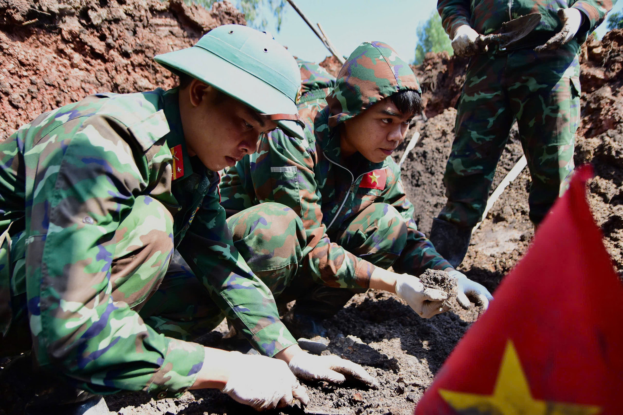 Phát hiện, quy tập 800 hài cốt liệt sĩ tại Công viên Lê Thị Riêng sau 4 tháng tìm kiếm 