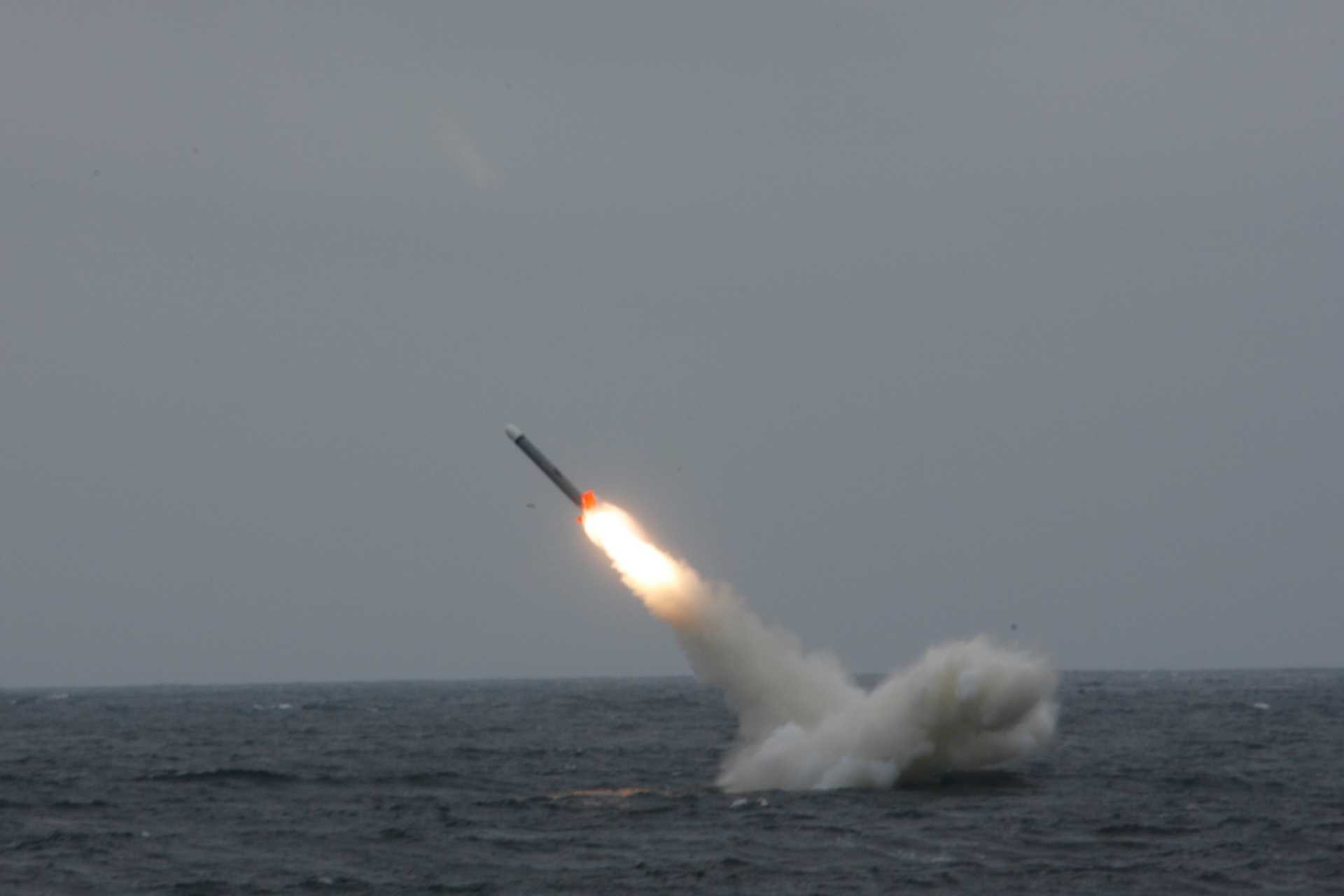 www.armyrecognition.com-images-stories-news-2025-september-_us_navy_selects_five_companies_to_develop_first_prototype_of_future_slcm-n_nuclear_cruise_missile_925_001.jpg