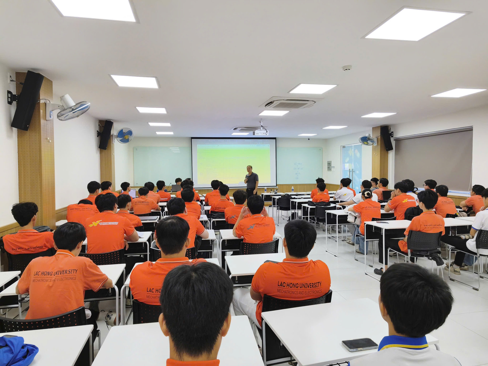 Trường Đại học Lạc Hồng có 11 lần vô địch trong nước đến những thành tích tại đấu trường châu Á – Thái Bình Dương. Ảnh: ĐHLH