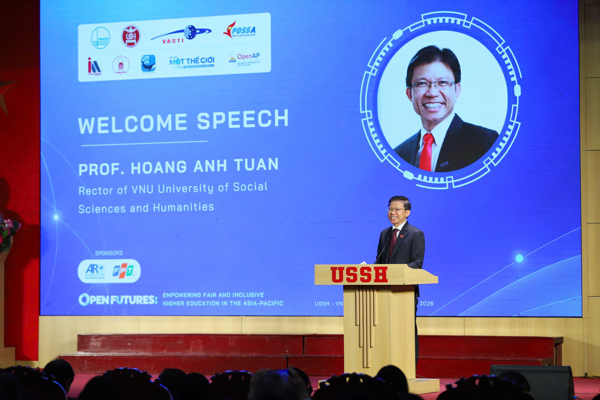 GS Hoàng Anh Tuần USSH