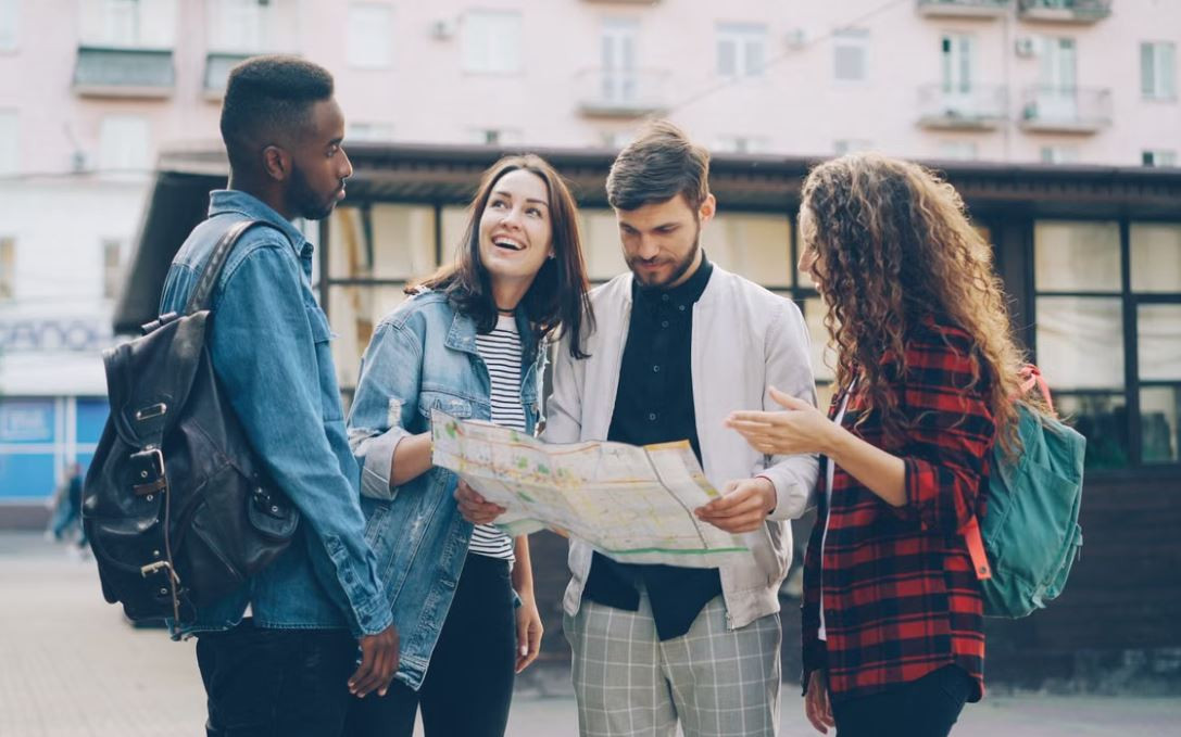 Vì sao chỉ 44% du khách tin tưởng AI khi chọn tour? 