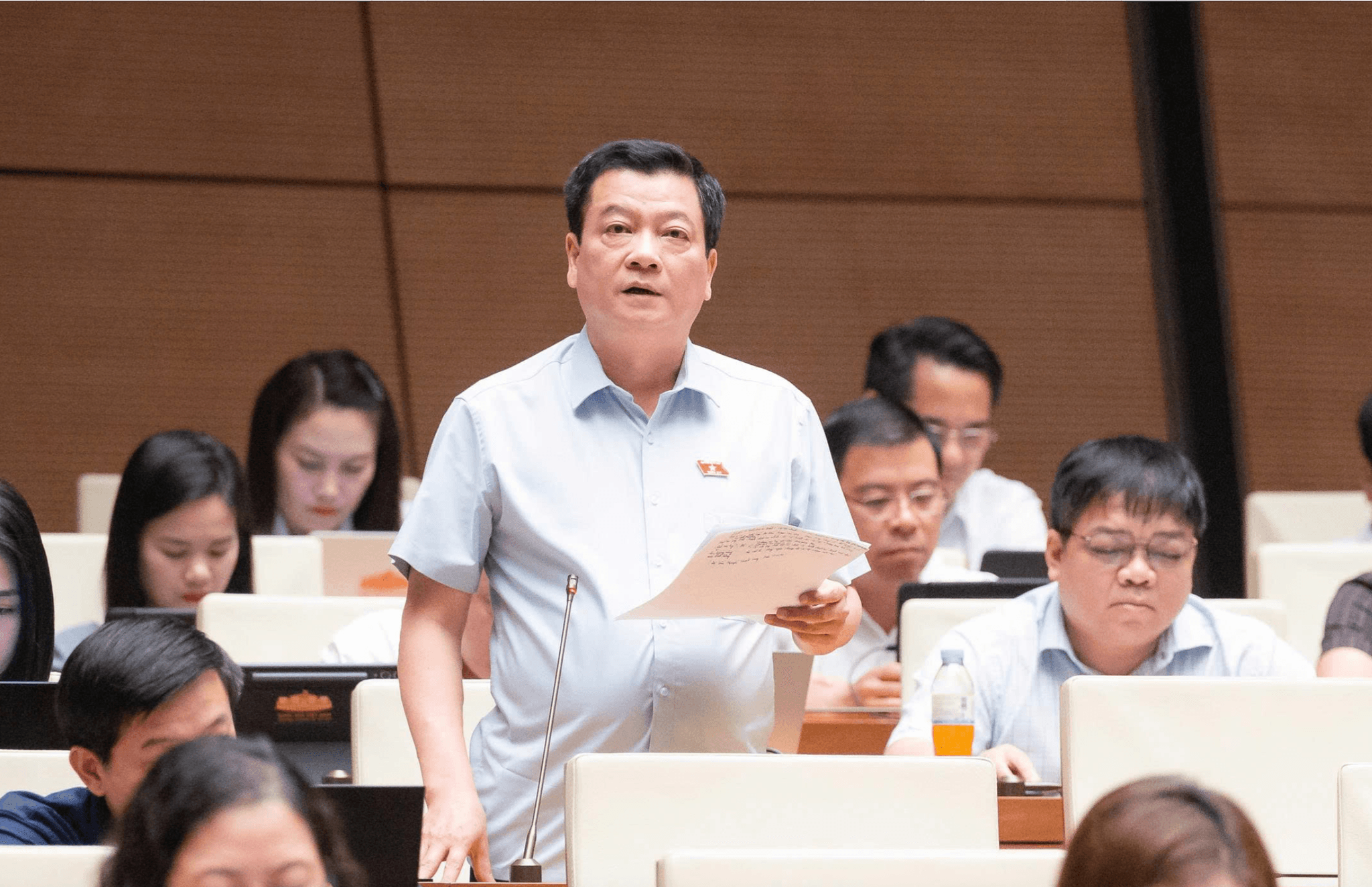 Đại biểu Trần Thế Kính, Đoàn ĐBQH tỉnh Thanh Hóa phát biểu