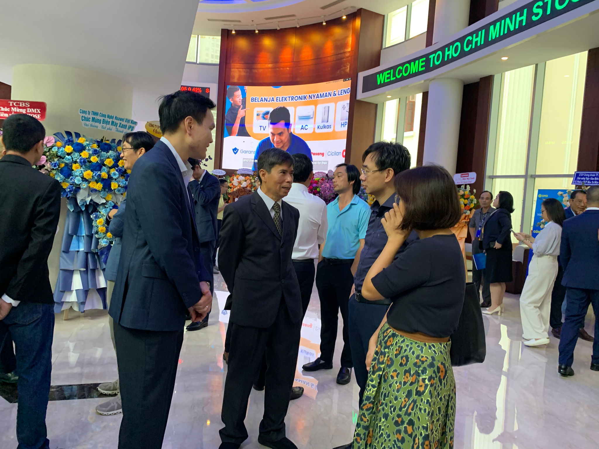 hinh-cong-ty-chung-khoan 4