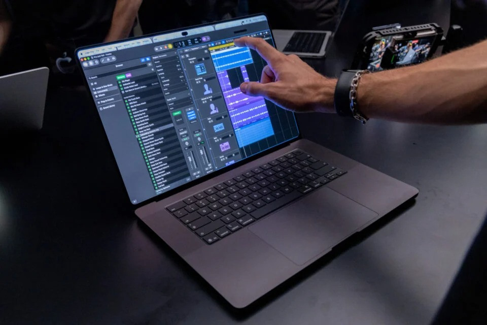MacBook-Pro màn hình cảm ứng
