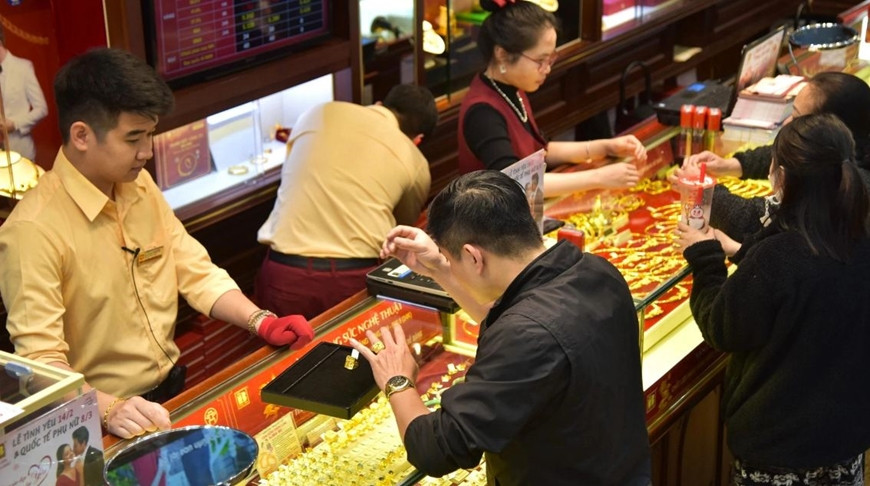Giá vàng hôm nay 29/10: Cá mập SPDR dừng xả hàng, sóng vàng đổi hướng? 