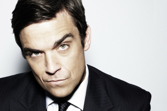 Robbie Williams: “Tôi 49% là gay“