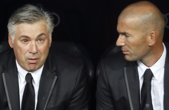 Zidane nhận bằng "siêu" huấn luyện viên sau 2 năm