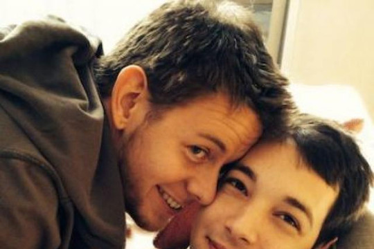 Nam thanh niên đồng tính bị giết sau khi hẹn hò thông qua Grindr