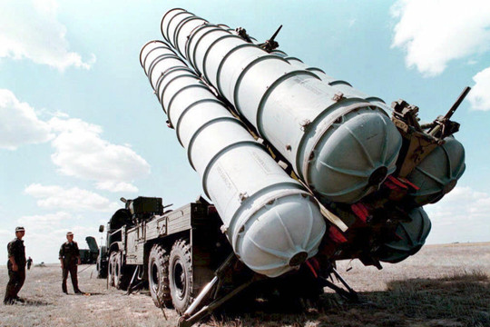 Nga đặt điều kiện cung cấp động cơ tên lửa đẩy cho Mỹ