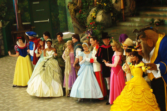 22 sự thật ít người biết về các nàng công chúa Disney