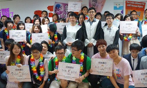Đài Loan: 28 cặp đồng tính 'gây bão' tại cơ quan đăng ký hộ khẩu