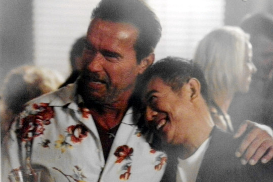 Arnold Schwarzenegger và Lý Liên Kiệt 'yêu' nhau trong 'Biệt đội đánh thuê 3'