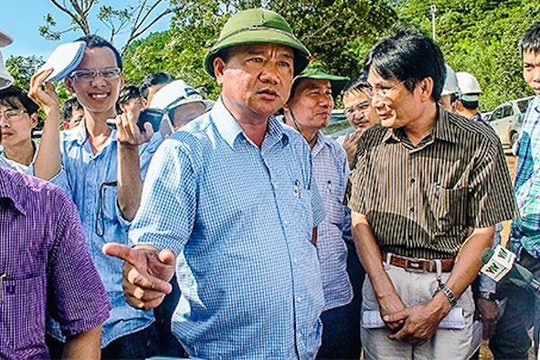 Bộ trưởng Đinh La Thăng: 'Ghế của ông đang lung lay rồi đấy ông Vân!'